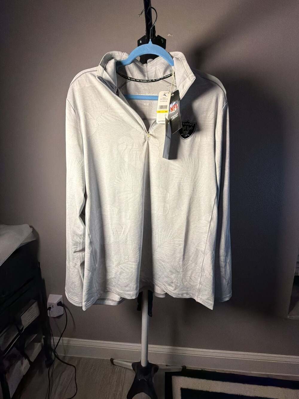 Tommy Bahama Las Vegas Raiders Delray Frond Half-Zip Size M Concrete Grey